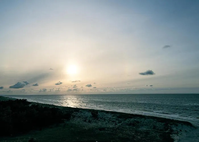 Отель Strandhotel Duenenmeer - Adults Only Дирхаген